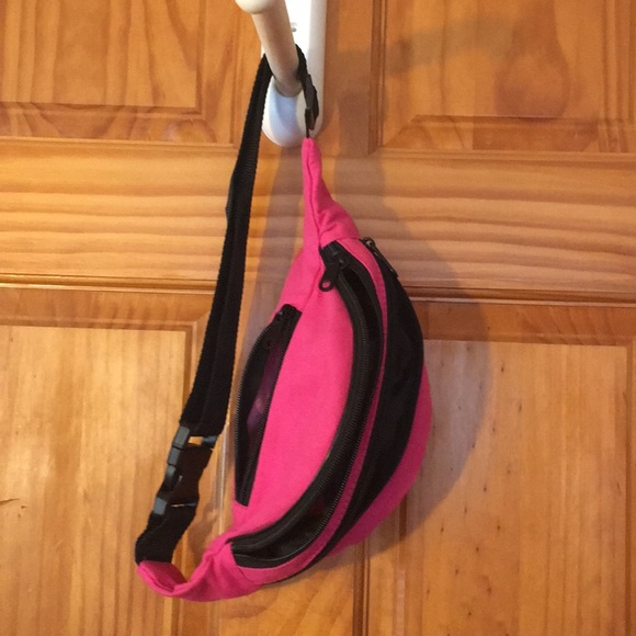 Handbags - 🌸Fanny pack, Like new! 🌸
